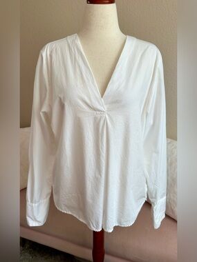 Xirena White Tunic Top 100% Cotton V-Neck Shirt Women’s Size M Lagenlook Coastal